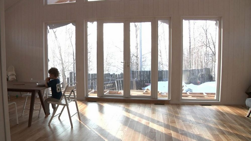 Solid Glazing with Air Heating
